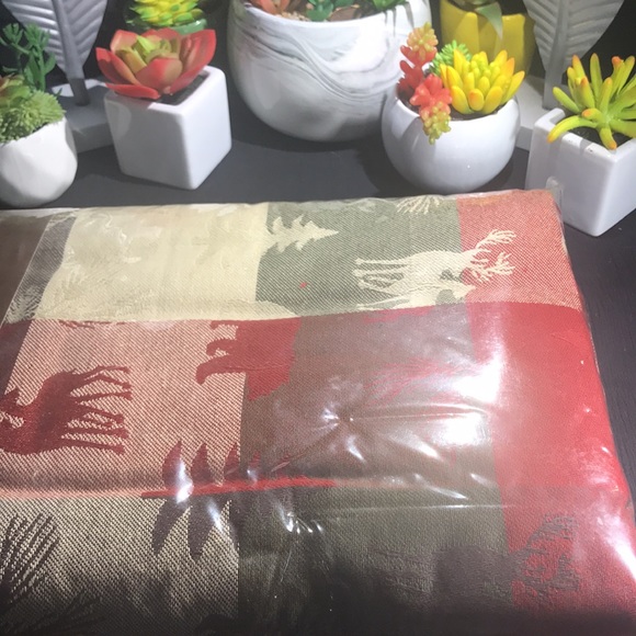 NIP WOODLAND COLLECTION LODGE/CABIN PLAID TABLECLOTH 60” x 102”OBLONG - Picture 4 of 4